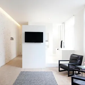 Bed & Breakfast Maison Nationale Flats &, Antwerp